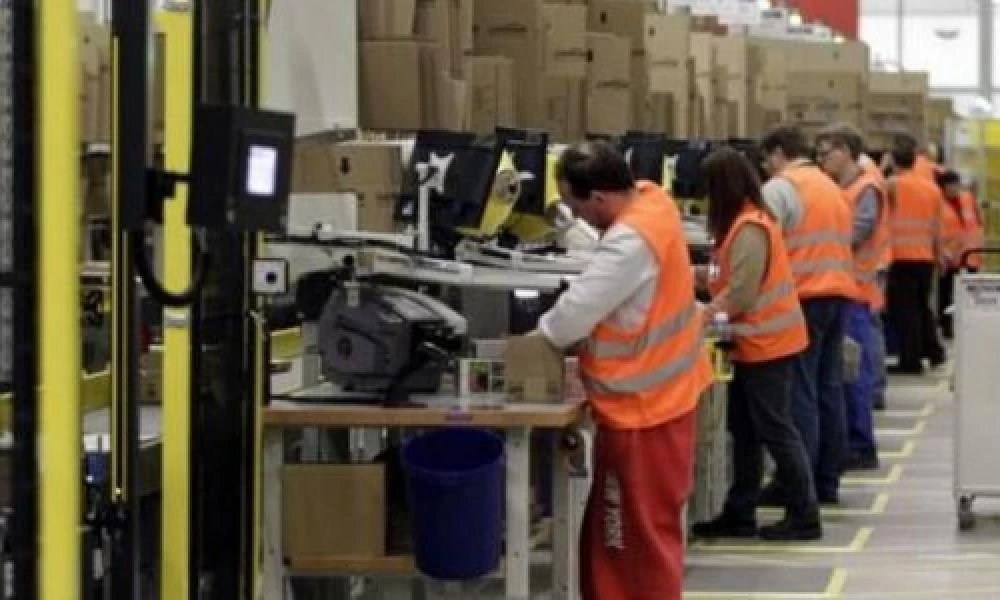 Οι εργαζόμενοι τα νέα "θύματα" της επιδημία: Απολύσεις και ανεργία